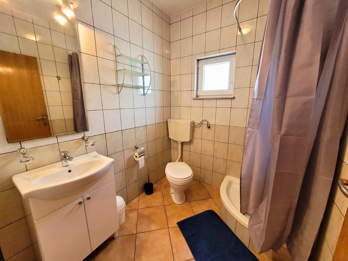 Apartment Jelena Vir Buitenkant foto