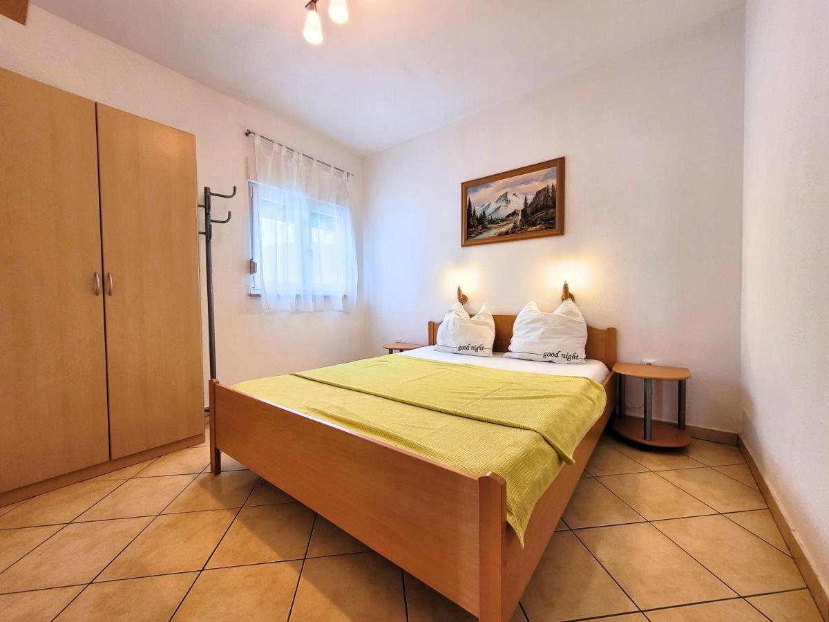 Apartment Jelena Vir Buitenkant foto