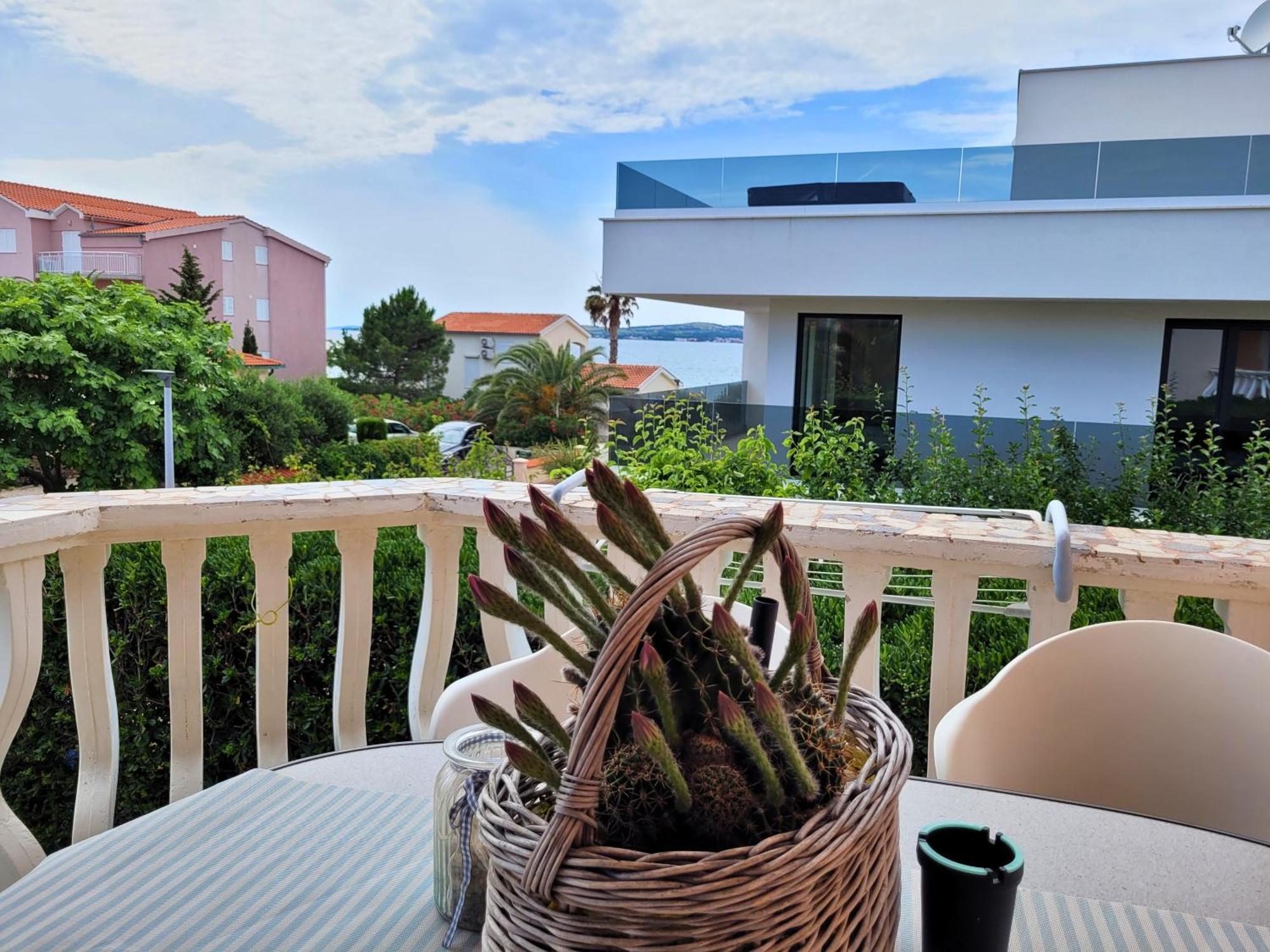 Apartment Jelena Vir Buitenkant foto